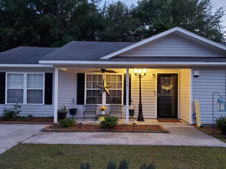4 BR, 2.5 BATH