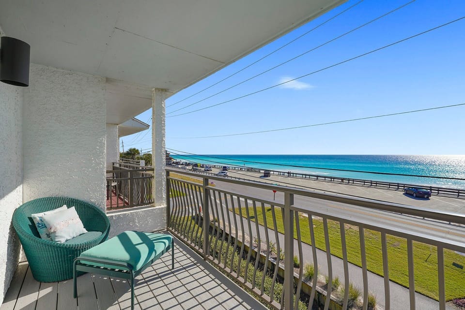 Driftwood Oasis - Adorable Vacation Rental Townhome Condo with Ocean Views from Balcony and Community Pool in Miramar Beach, Florida - Bliss Beach Rentals