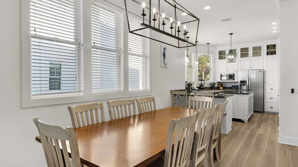 Vitamin Sea - Dining Area