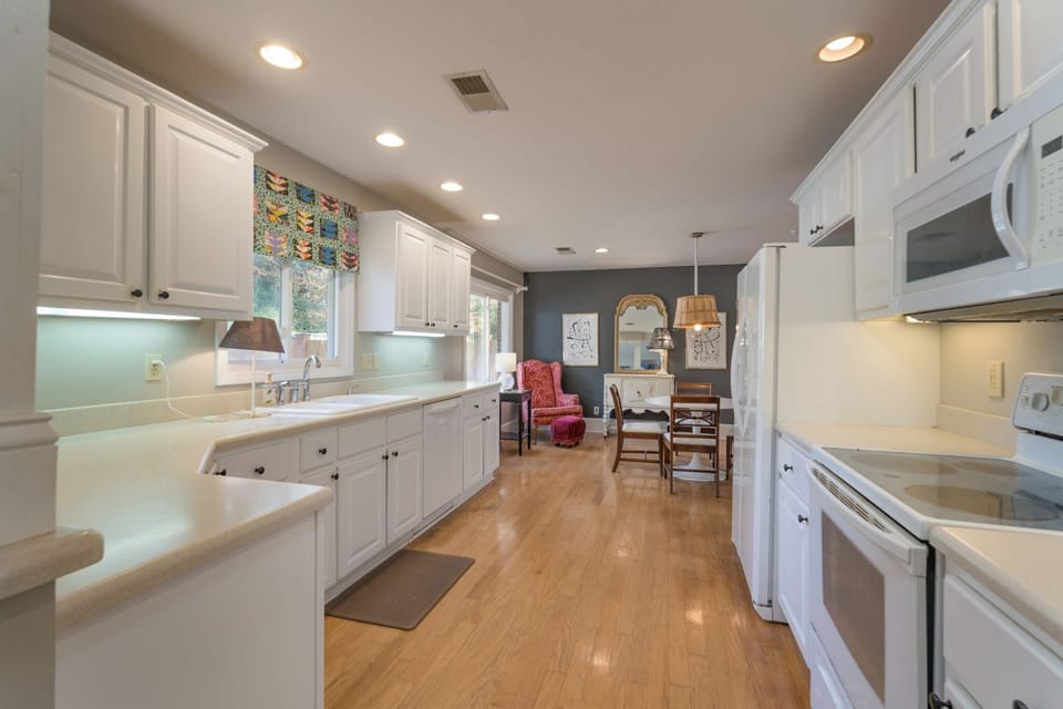 Kitchen and dinette