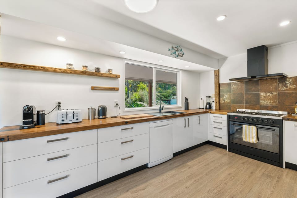 Recently renovated and fully-equipped kitchen with Nespresso machine