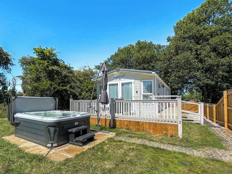 Large secure garden idea for children and dogs | Margaret&rsquo;s - Emmotland Holidays, Driffield
