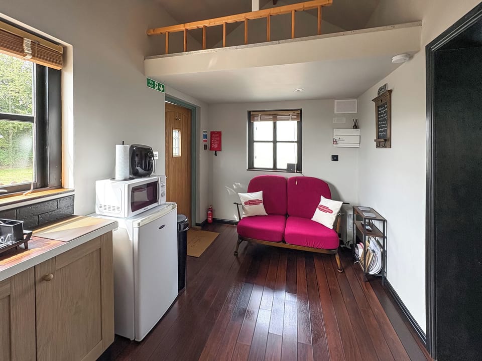 Open plan living area | The Weighbridge, Clifton, near Newark