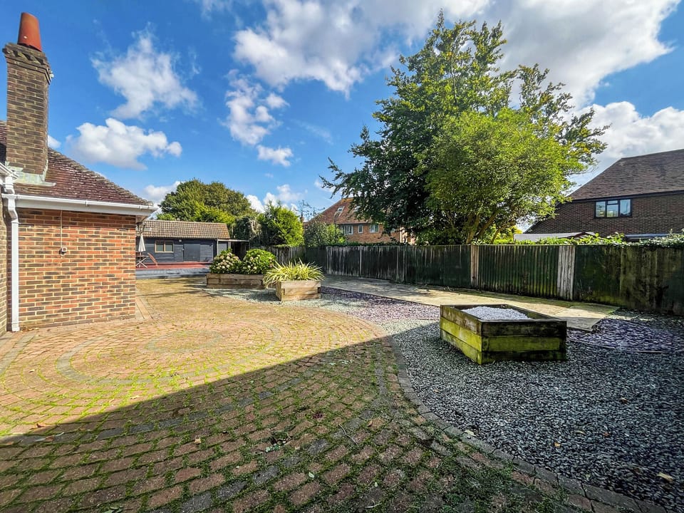 Garden and grounds | Winthorp, Romney Marsh, near Dungeness