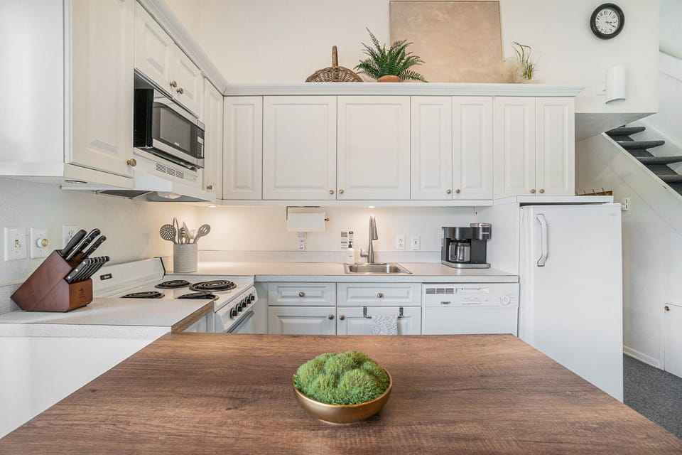 Enjoy a fresh cup of coffee or a home-cooked meal. We've got what you need!