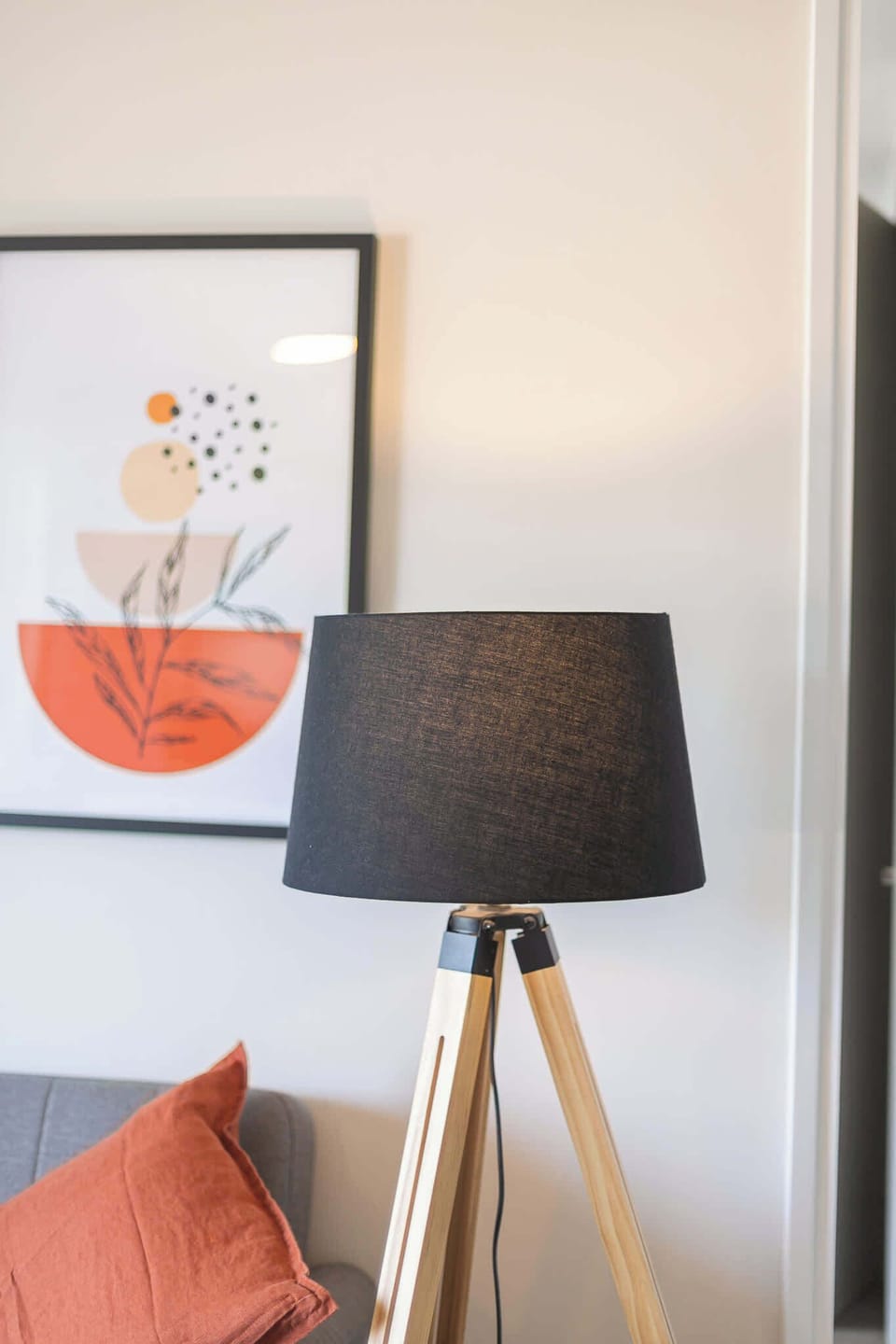 Experience modern comfort with stylish decor and cozy lighting in your Santiago retreat.
