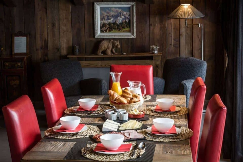 Food, Food and drinks, Dining room