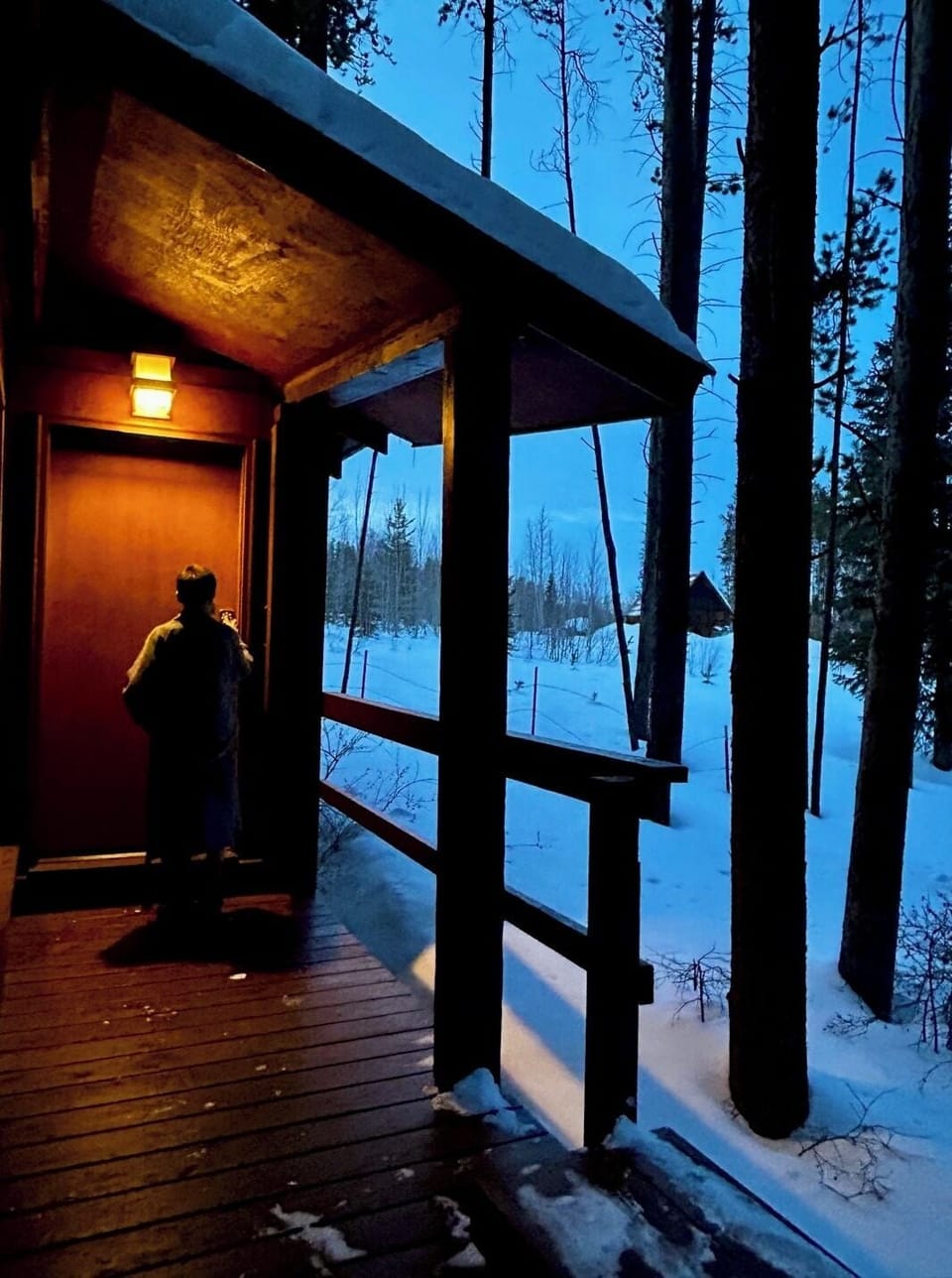 Entering the hot tub/sauna hut. Magical evening, January 2025.
