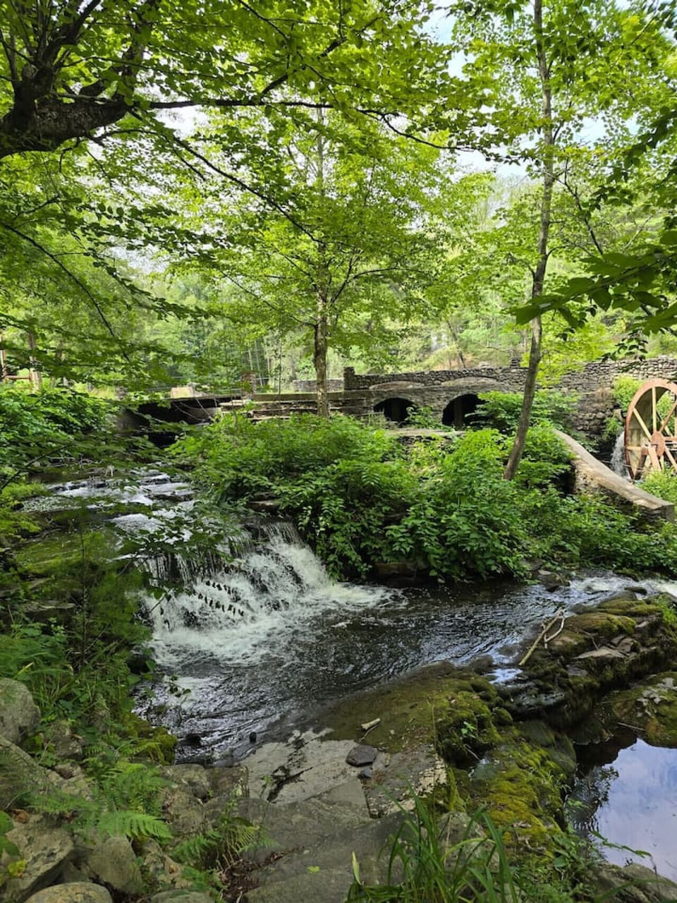 Romantic Creekside Lodge with Private Hot Tub Cabin in Hudson Valley