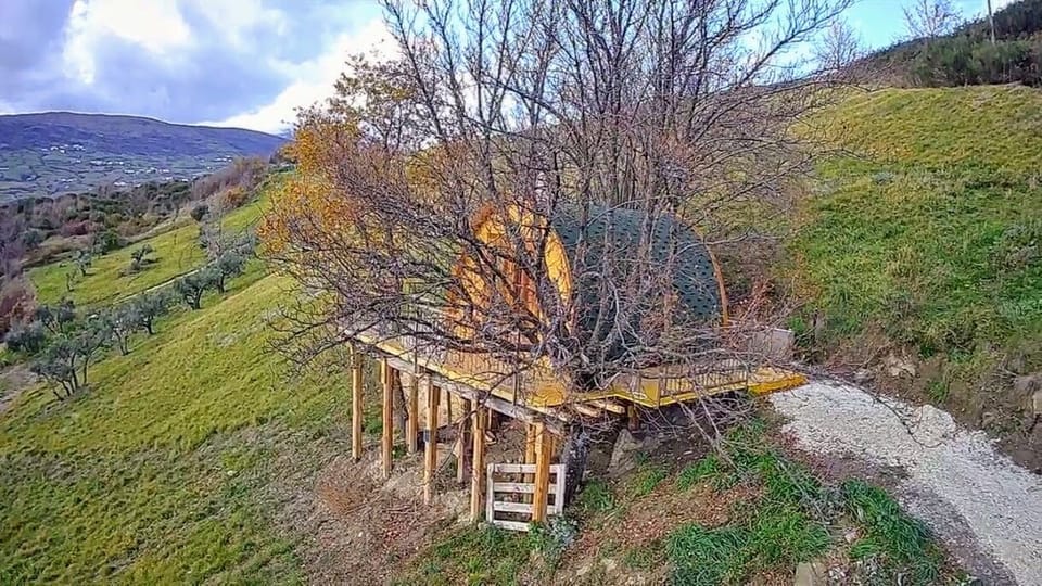 La Casetta, in inverno, fotografata dal drone