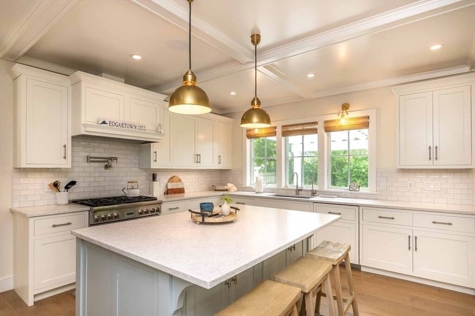 Cooks kitchen with high end appliances and all the needed cooking amenities