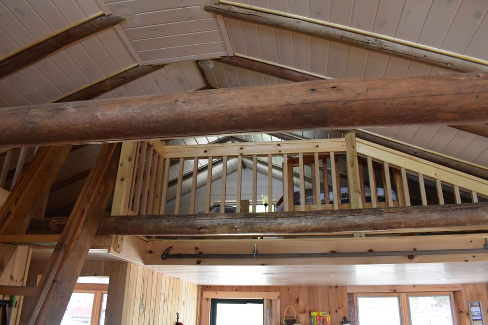 Loft with 2 twin beds