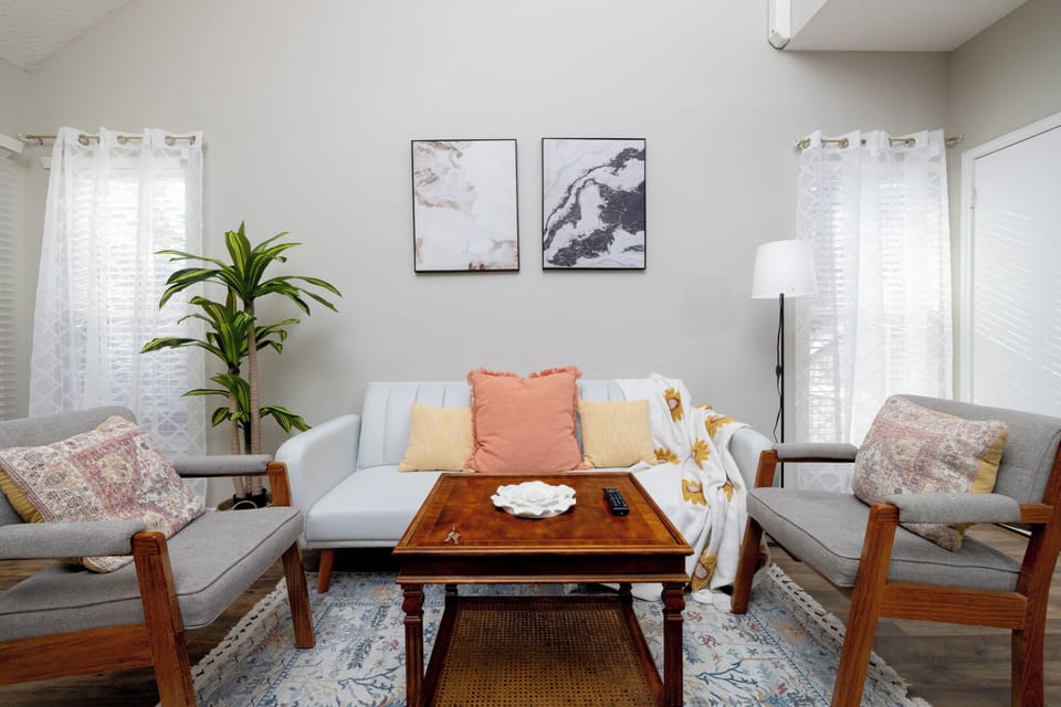 Spacious living room