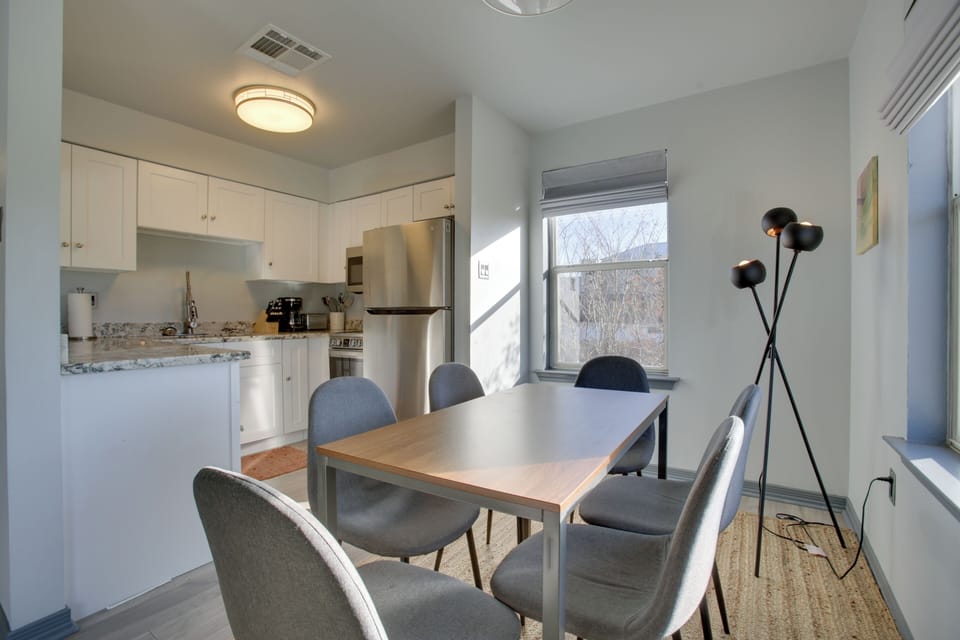 Dining Area | Single-Story Apartment | Self Check-In