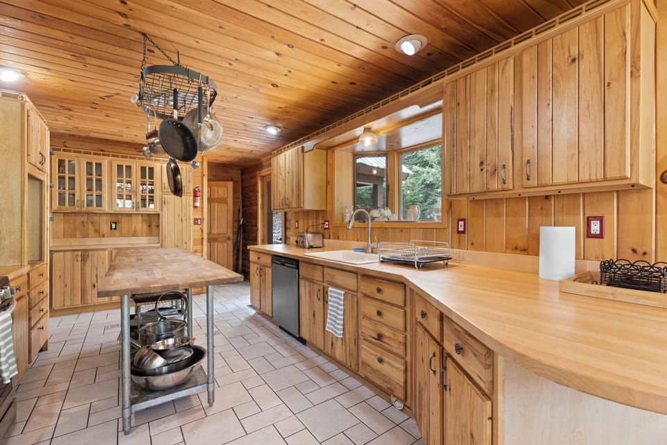 Kitchen | Fully Equipped | Cooking Basics | Coffee Maker