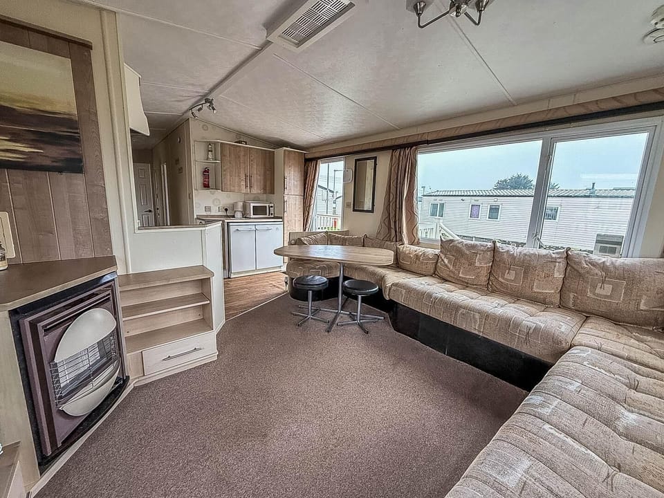 Discover the comfort of caravan living rooms with 2cHolidays, the perfect hub for your UK holidays