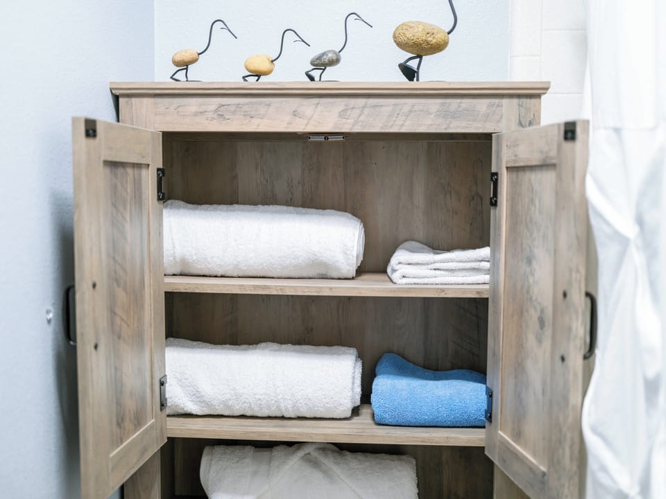 Plenty of fresh linens!