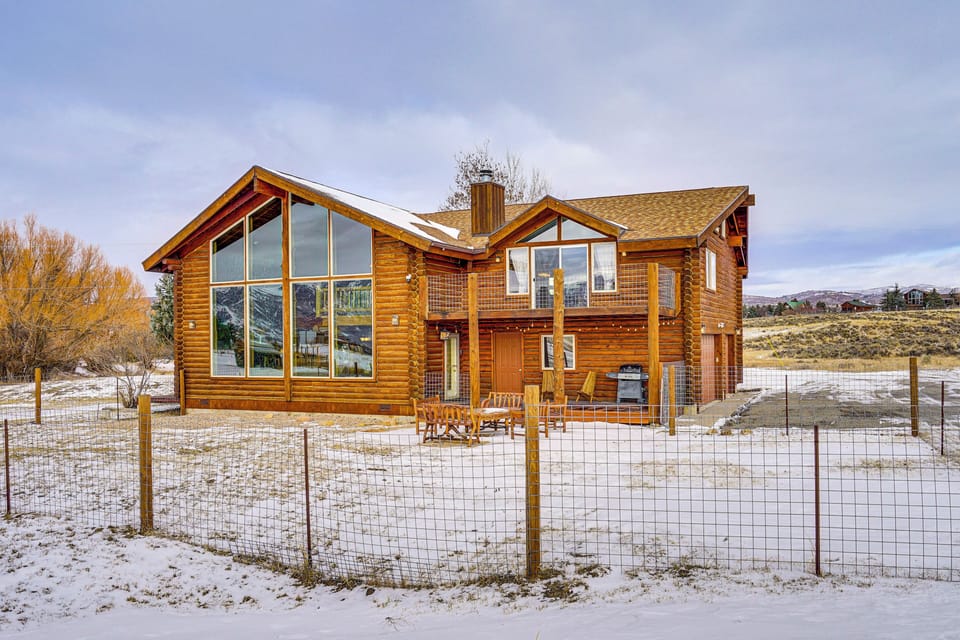 Property Exterior | Mountain Views | Basketball Hoop | Gas Grill