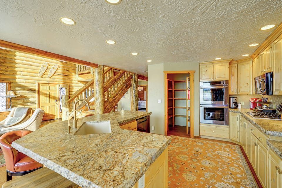 Kitchen | 1st Floor | Cooking Basics | Refrigerator | Breakfast Bar