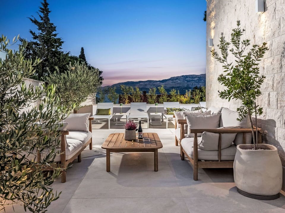 Furniture, Outdoor Furniture, Chair, Flowerpot, Shade, Garden, Landscaping, Flagstone, Patio, Natural Material