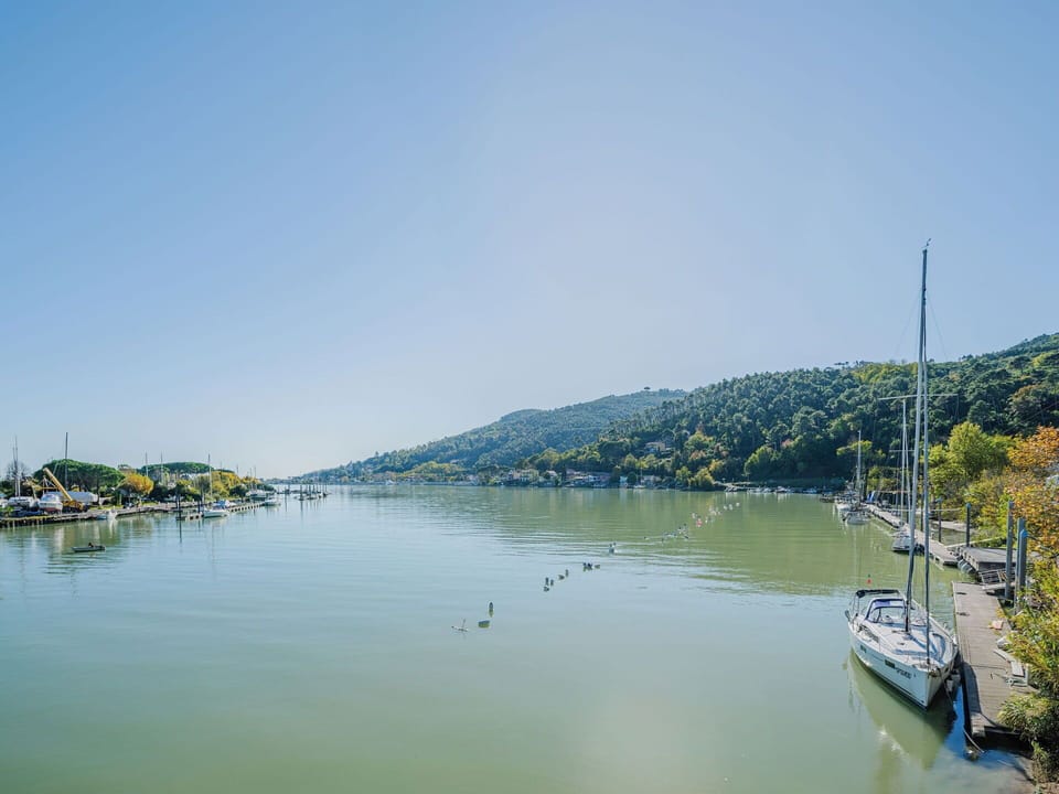 Blue, Water, Water Resources, Body Of Water, Waterway, Coastal And Oceanic Landforms, Watercourse, Boat, Bank, Watercraft