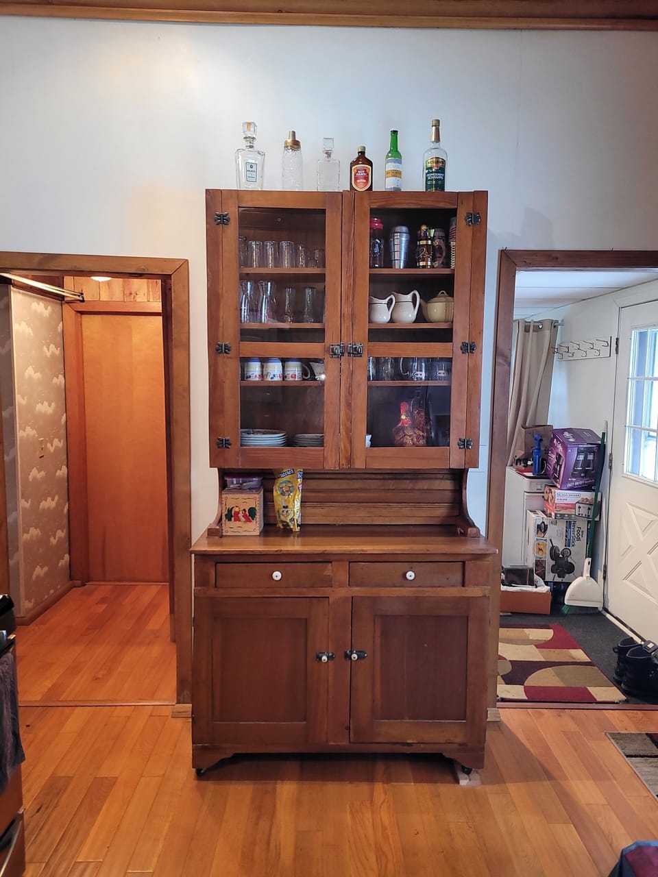 KITCHEN:  The home has a very large kitchen with all appliances including a dishwasher as well as a dining area that seats 4 adults.