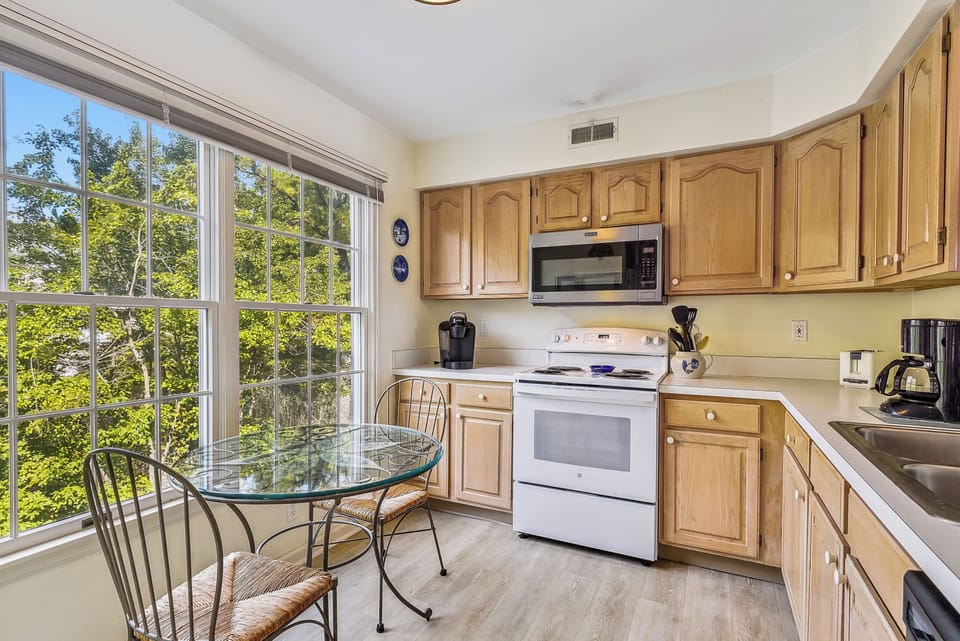 Main Level,Kitchen,