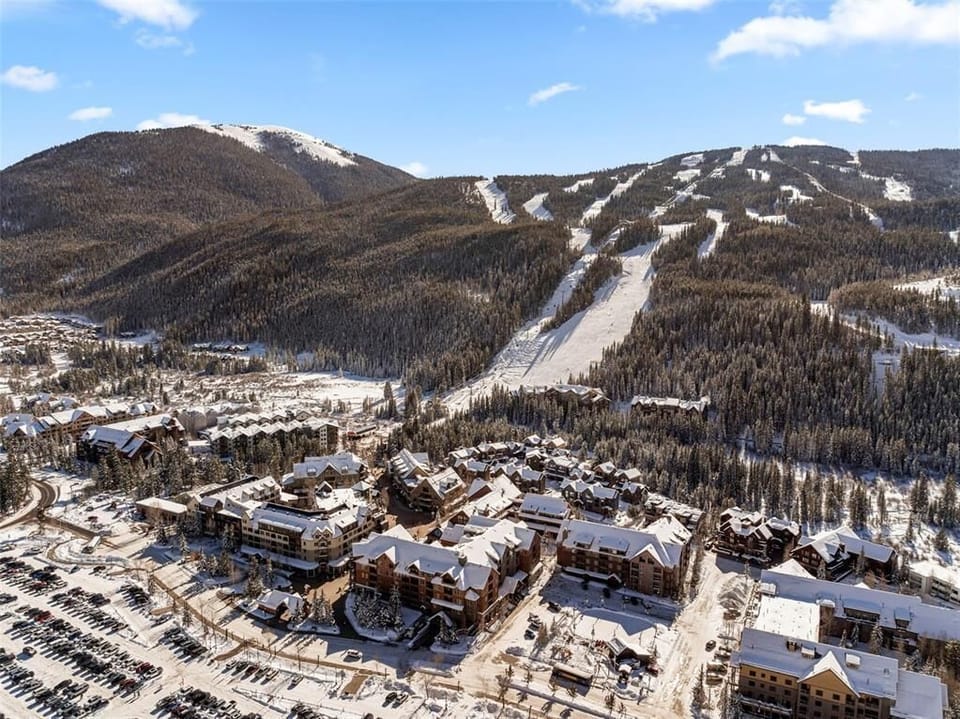 Silver Mill is just a few minutes walk to the River Run gondola!