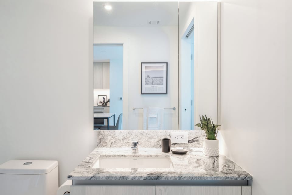 Long Beach - 1 Bedroom - Bathroom (14)
