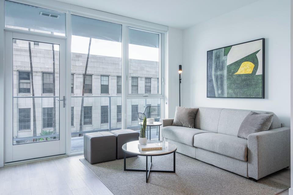Long Beach - 1 Bedroom - Living Area (1)