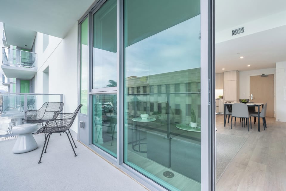 Long Beach - 1 bedroom - Balcony (2)