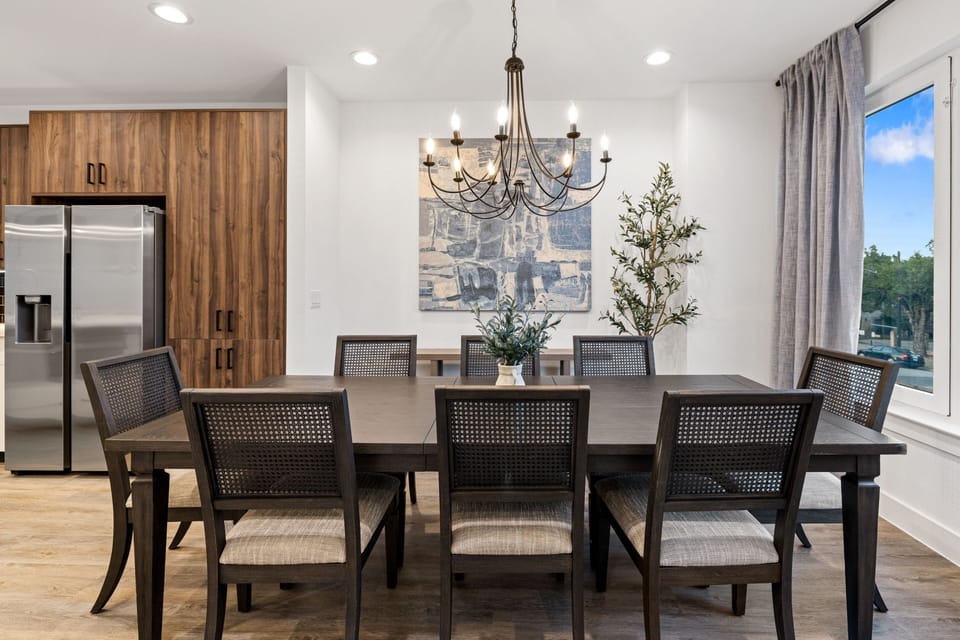 House 1 - Dining Area