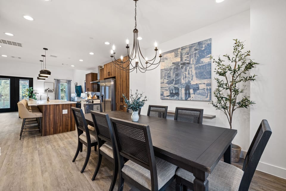 House 1 - Dining Area