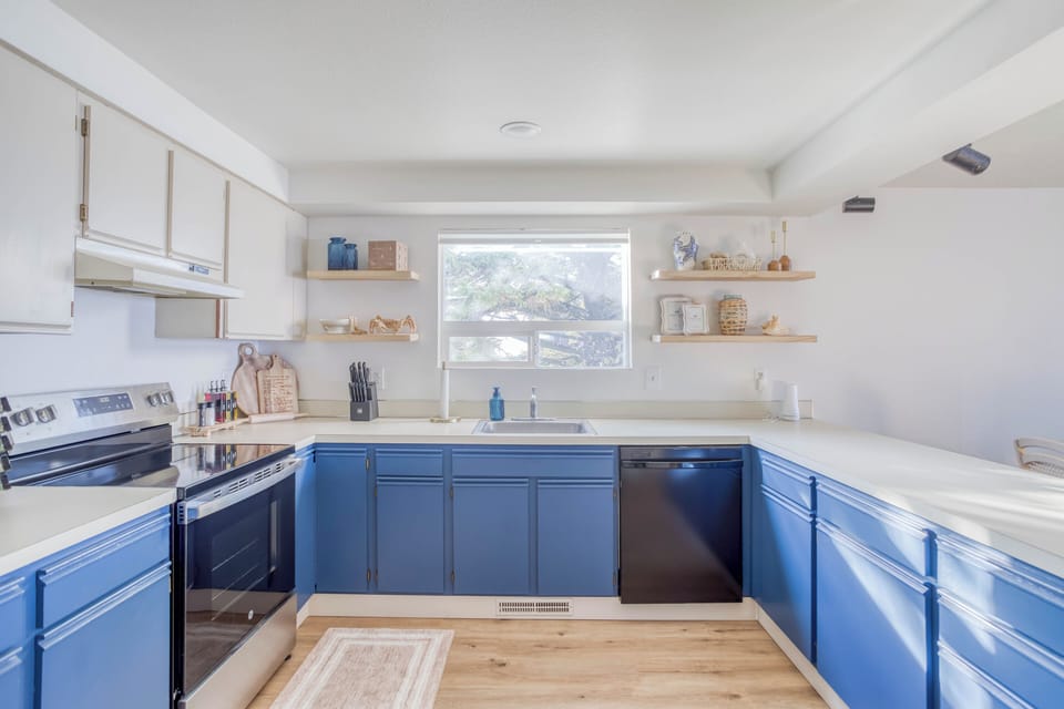 Kitchen with Appliances