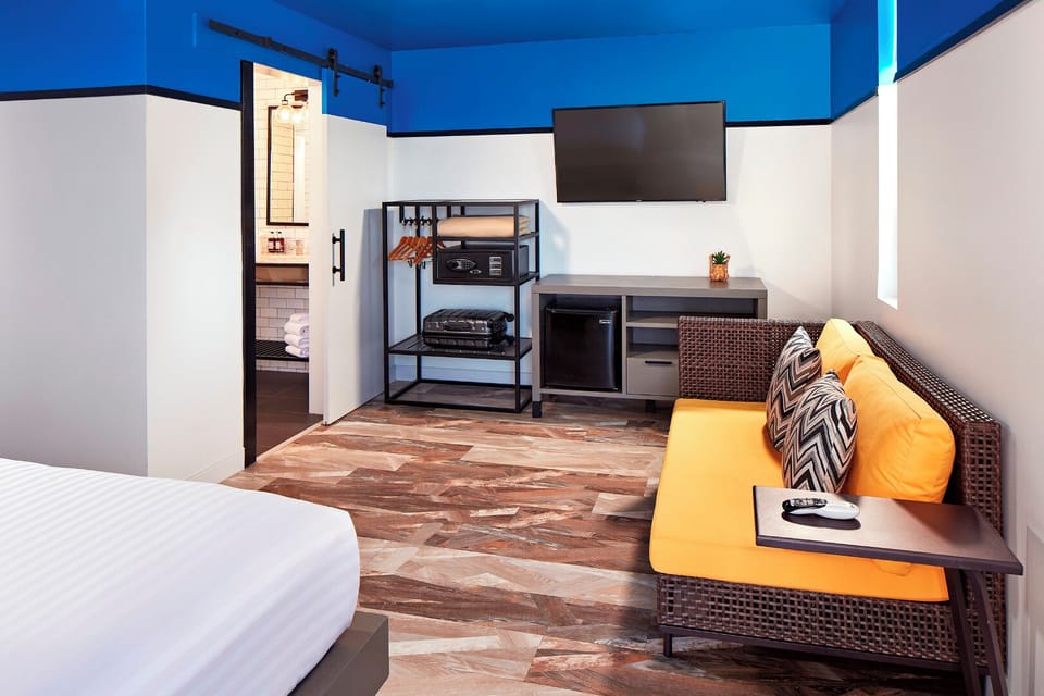 Lounge comfortably after the beach with space to unpack.