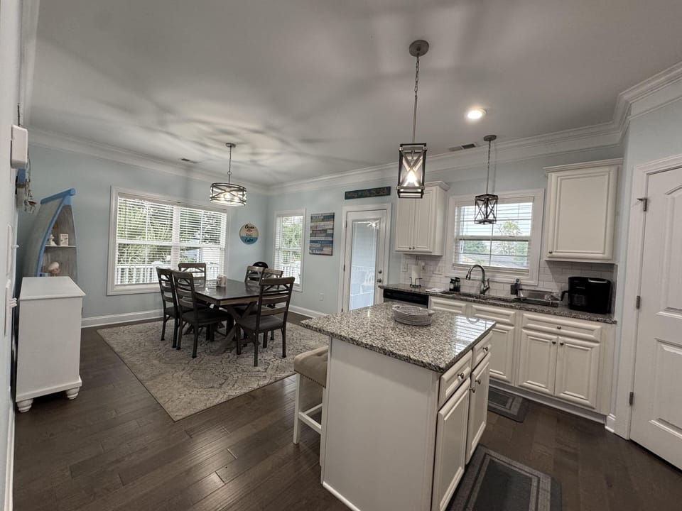 Very large kitchen and dining room with outdoor porch