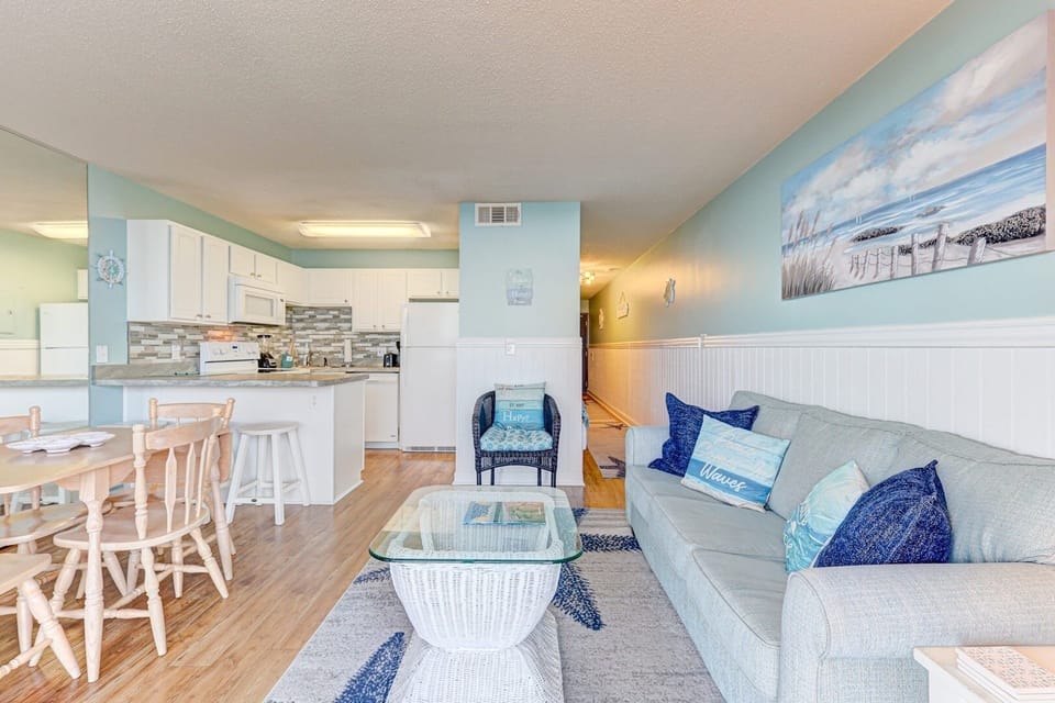 Atlantic Towers 207-print-006-010-Main Living Area-4200x2798-300dpi
