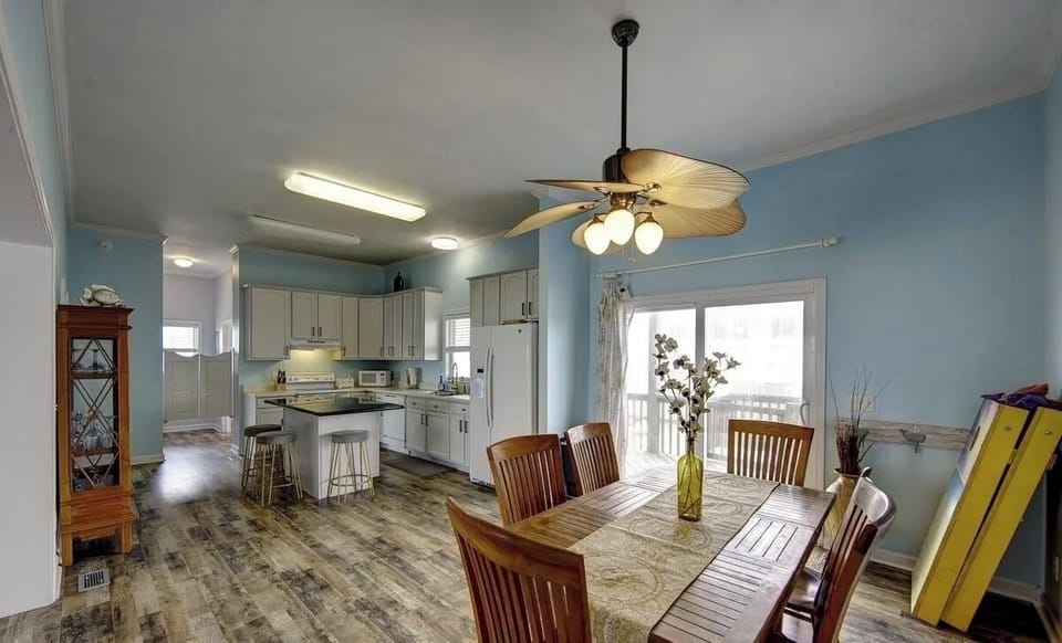 Main Kitchen and Dining Area 