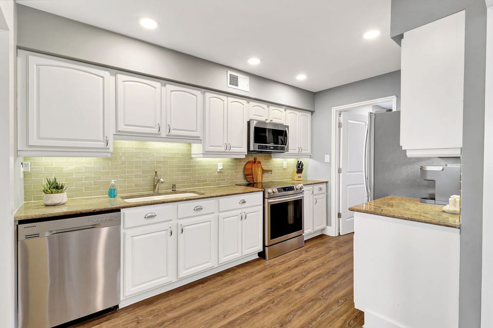 6 Genoa | Kitchen - 6 Genoa | Kitchen