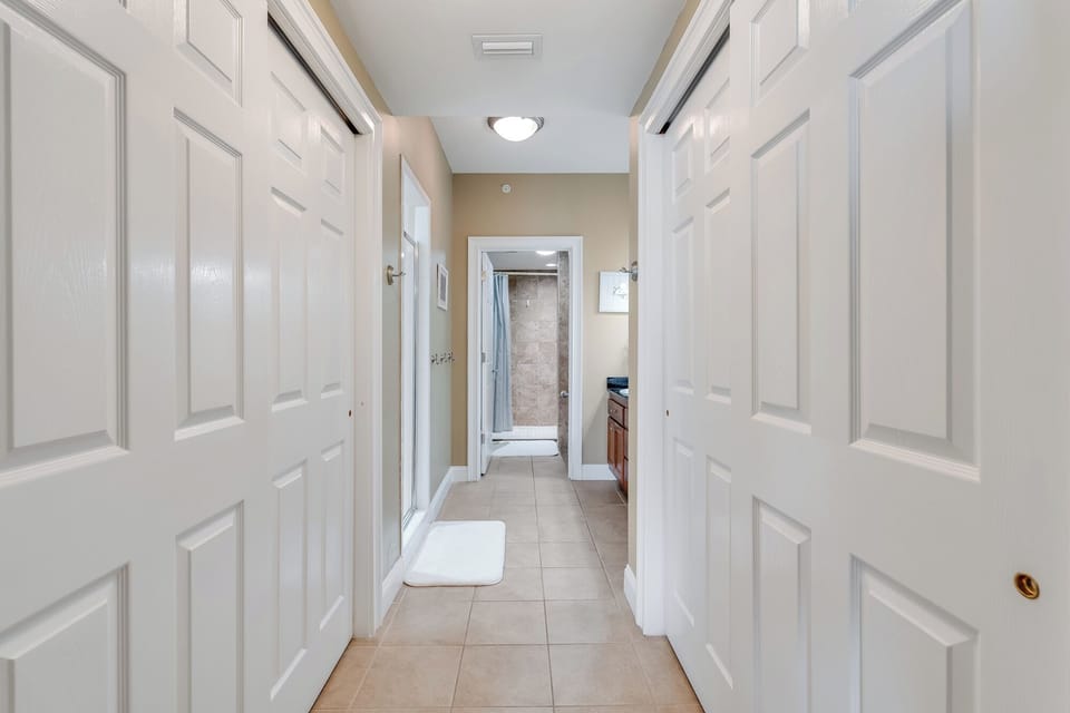Sleek & Airy Corridor