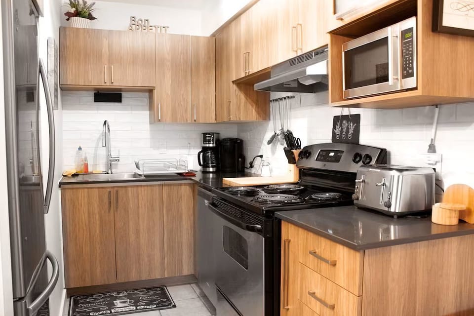 full kitchen
