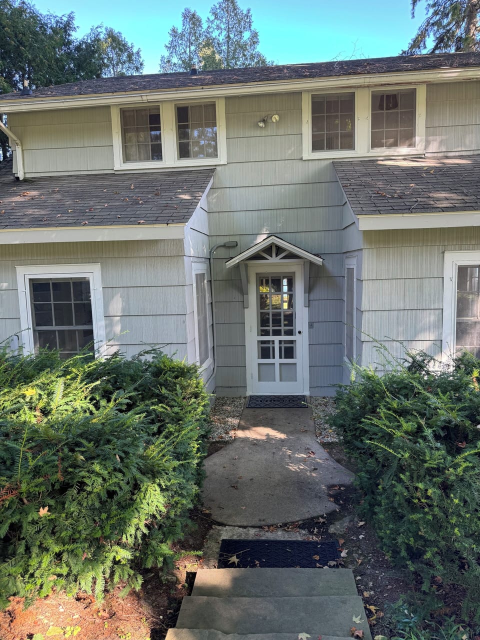 Front entrance main cottage