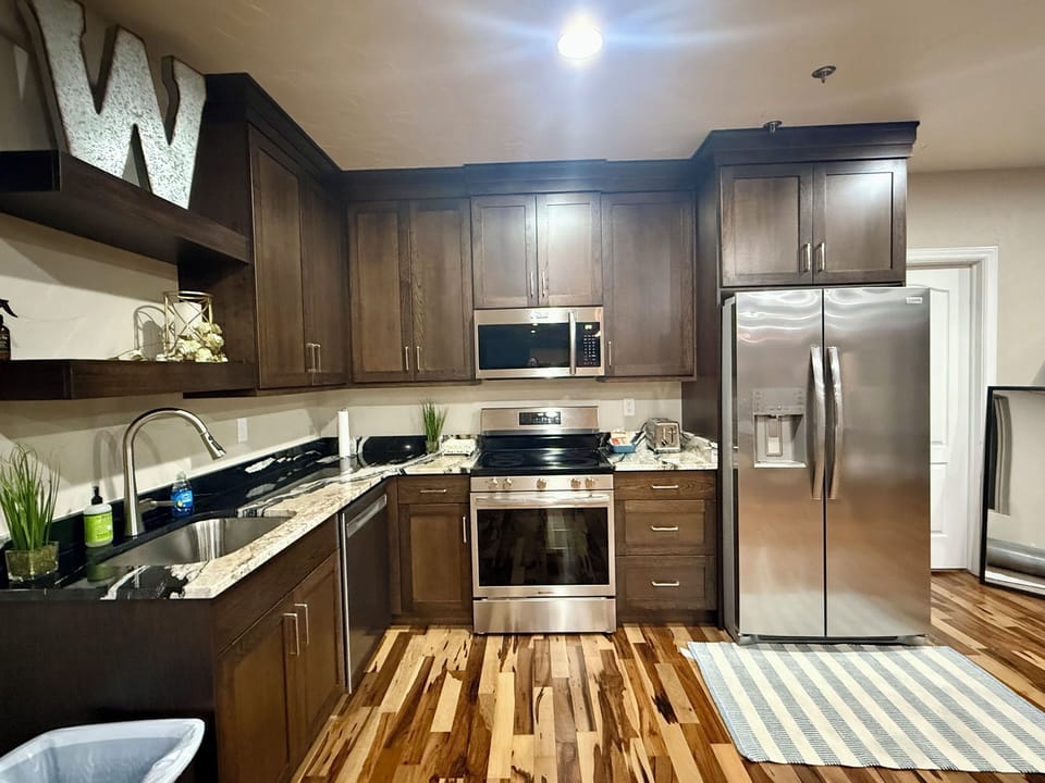 Full kitchen