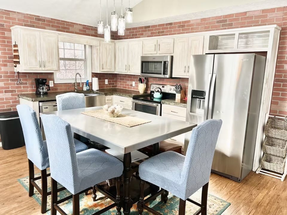 A fully stocked kitchen is a dream for those who like to cook while traveling.