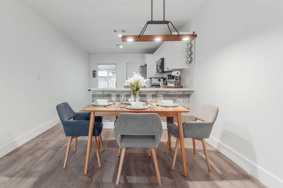 Enjoy meals with family or friends at the 6-seat dining table