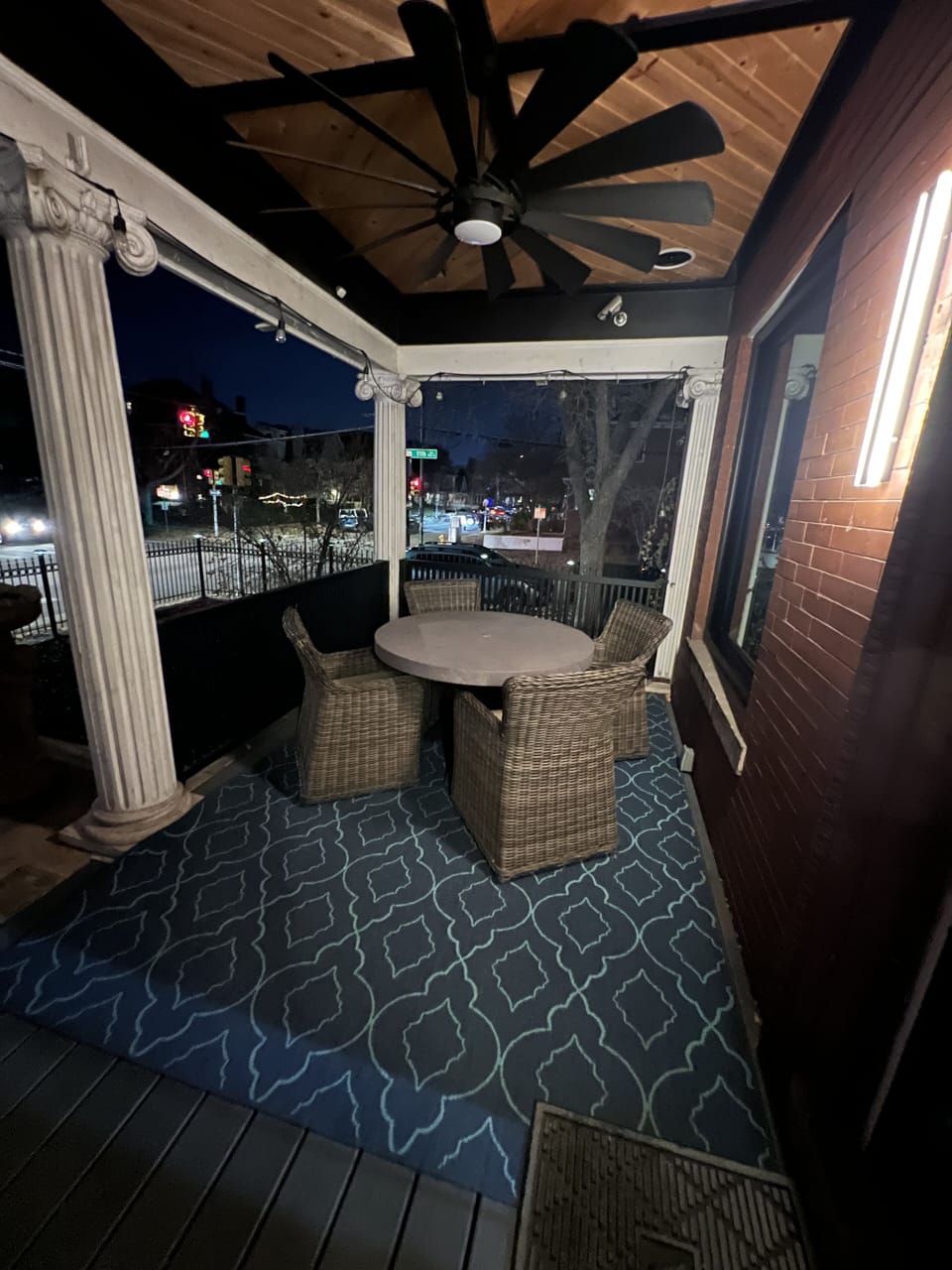 Outdoor dining