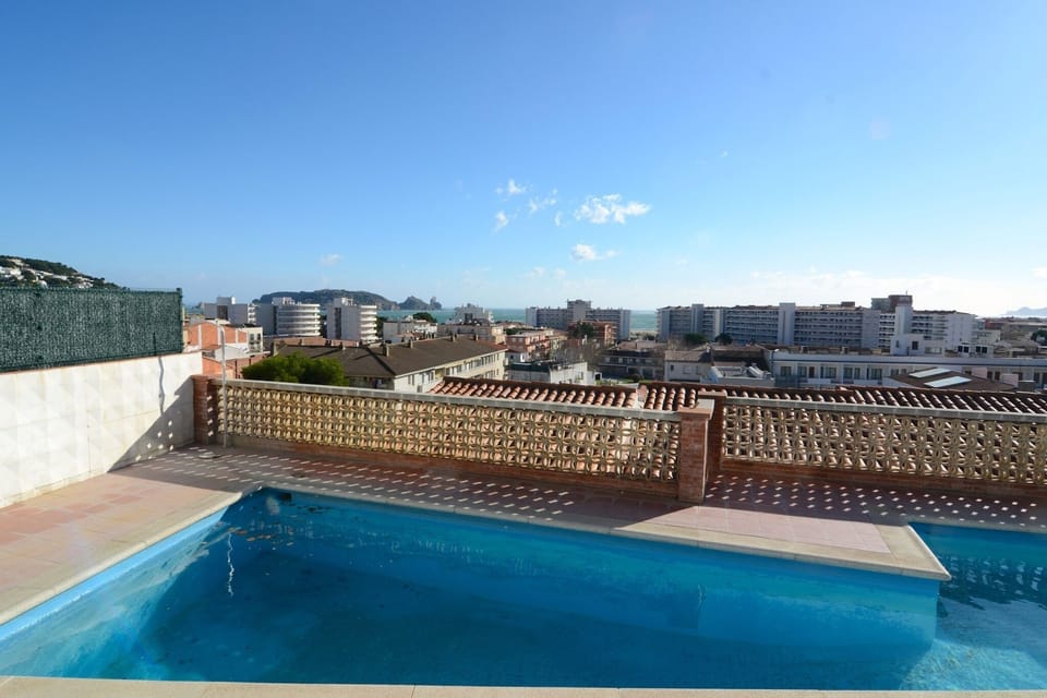 Holiday Home Swimming Pool