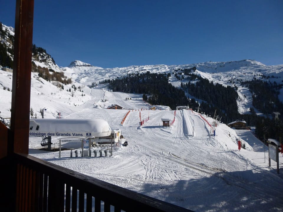 Snow and ski sports