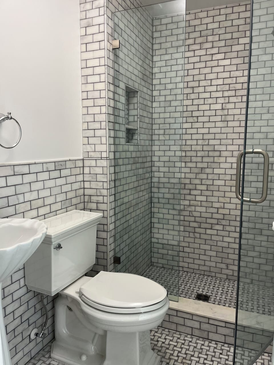 Suite 5: Mint green accents, King Anthropologie Velvet Bed, 45" Smart TV, marble bath with glass enclosed shower