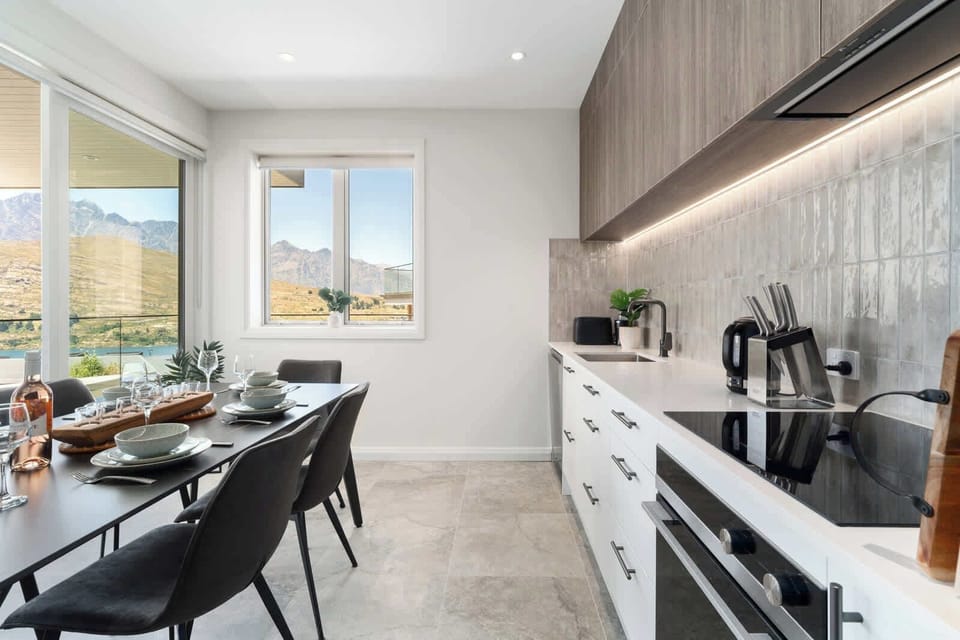 World-class views of the Remarkables and Lake Wakatipu from the living room, dining room, kitchen and master bedroom.
